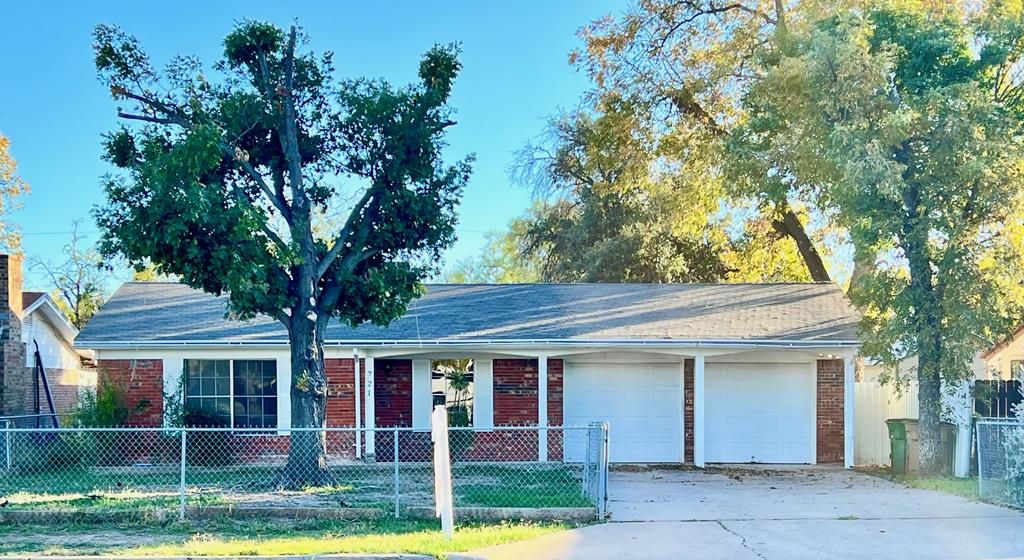 Image 1 of property listing at 721 Spaulding St, San Angelo, TX 76903