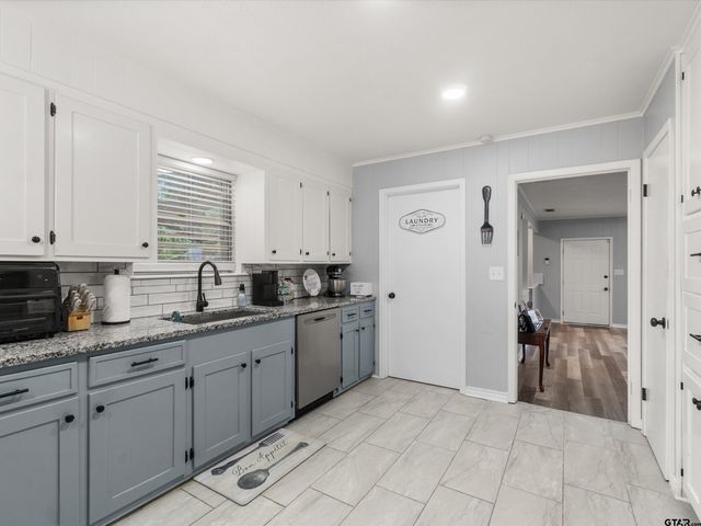 1111 Dogwood St, Gilmer, TX 75644