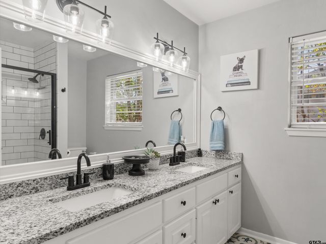 1111 Dogwood St, Gilmer, TX 75644