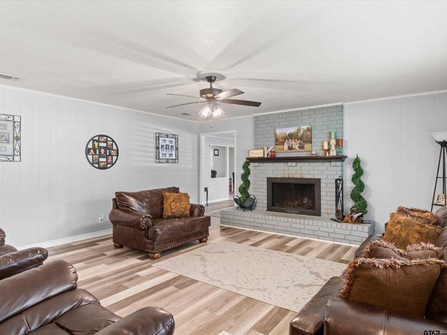 1111 Dogwood St, Gilmer, TX 75644