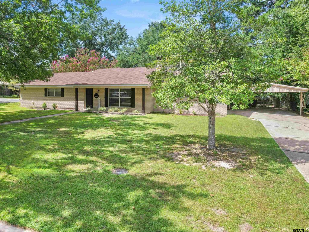 1111 Dogwood St, Gilmer, TX 75644