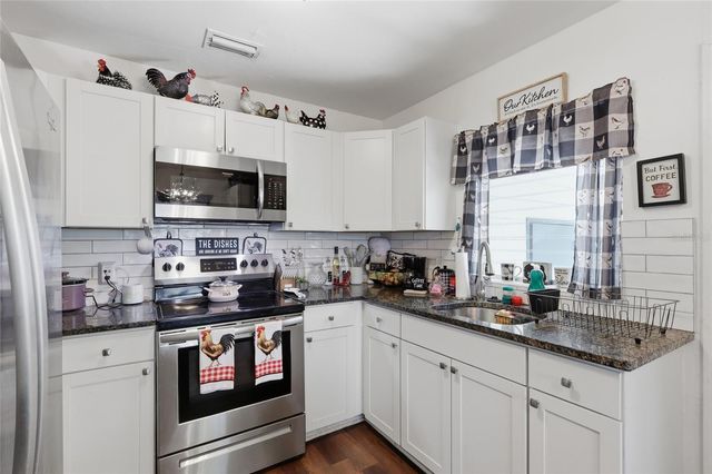 3802 LAKESHORE DRIVE, Tampa, FL 33604