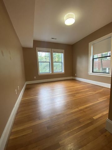 1592 Beacon St 2A, Brookline, MA 02445