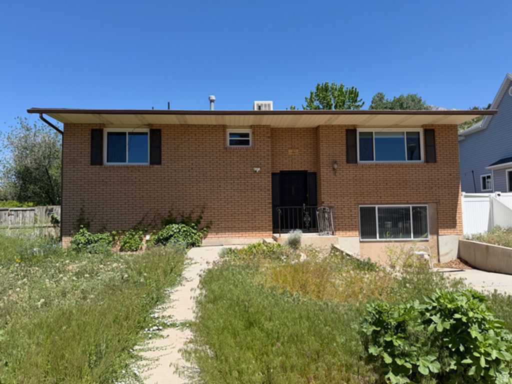 Image 1 of property listing at 963 E 1250 N, Orem, UT 84097