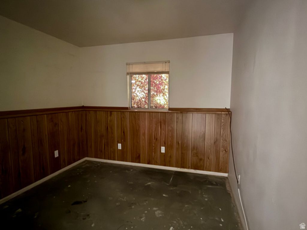 Image 15 of property listing at 963 E 1250 N, Orem, UT 84097