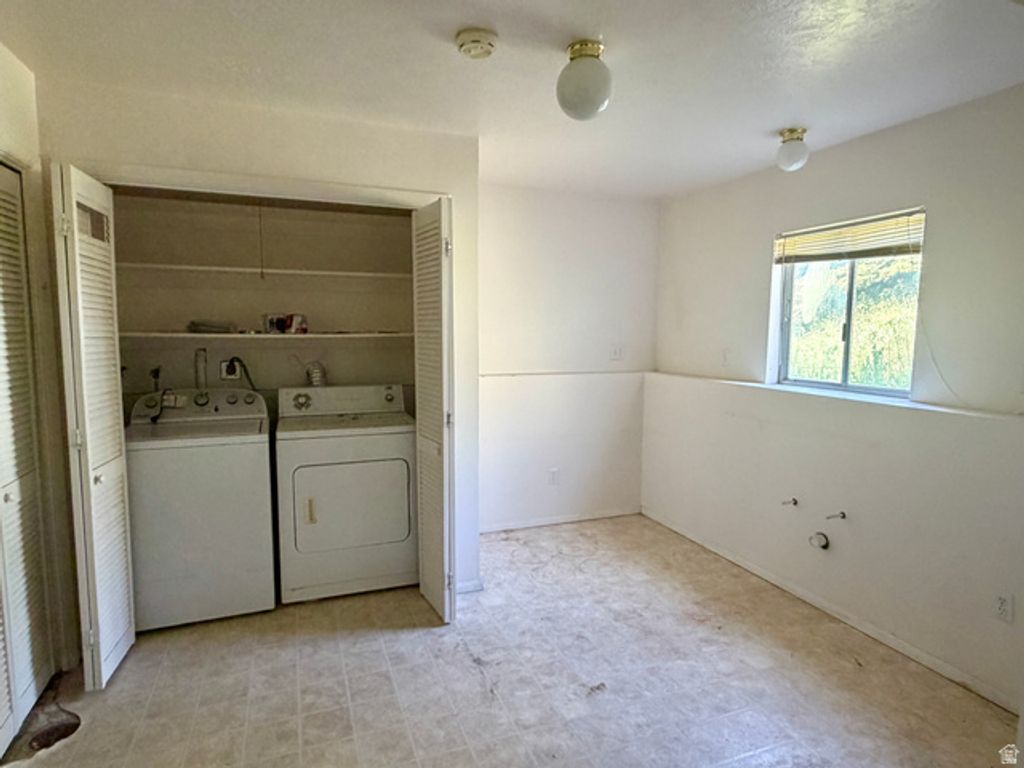 Image 17 of property listing at 963 E 1250 N, Orem, UT 84097