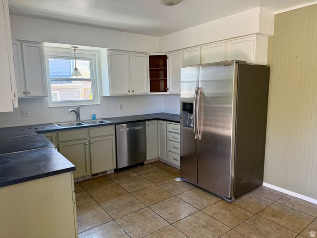 Image 6 of property listing at 963 E 1250 N, Orem, UT 84097
