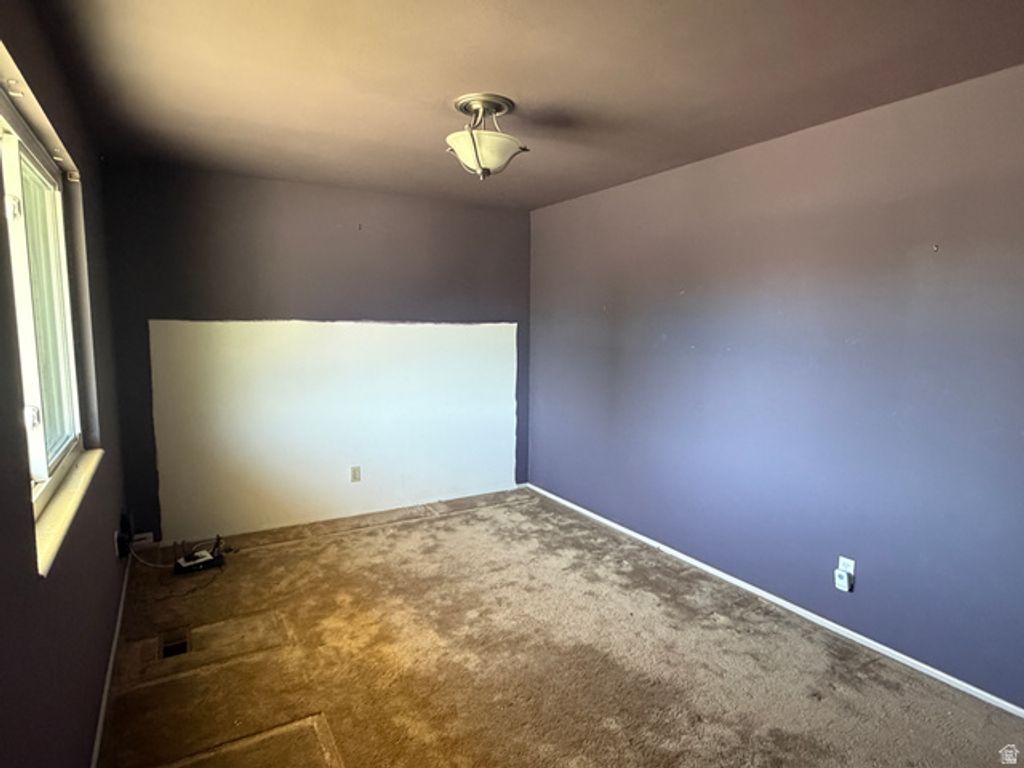 Image 9 of property listing at 963 E 1250 N, Orem, UT 84097