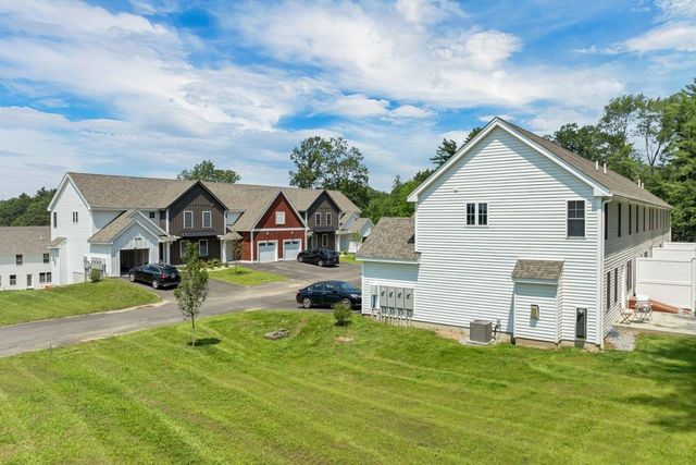 13A Mustang Dr, Litchfield, NH 03052