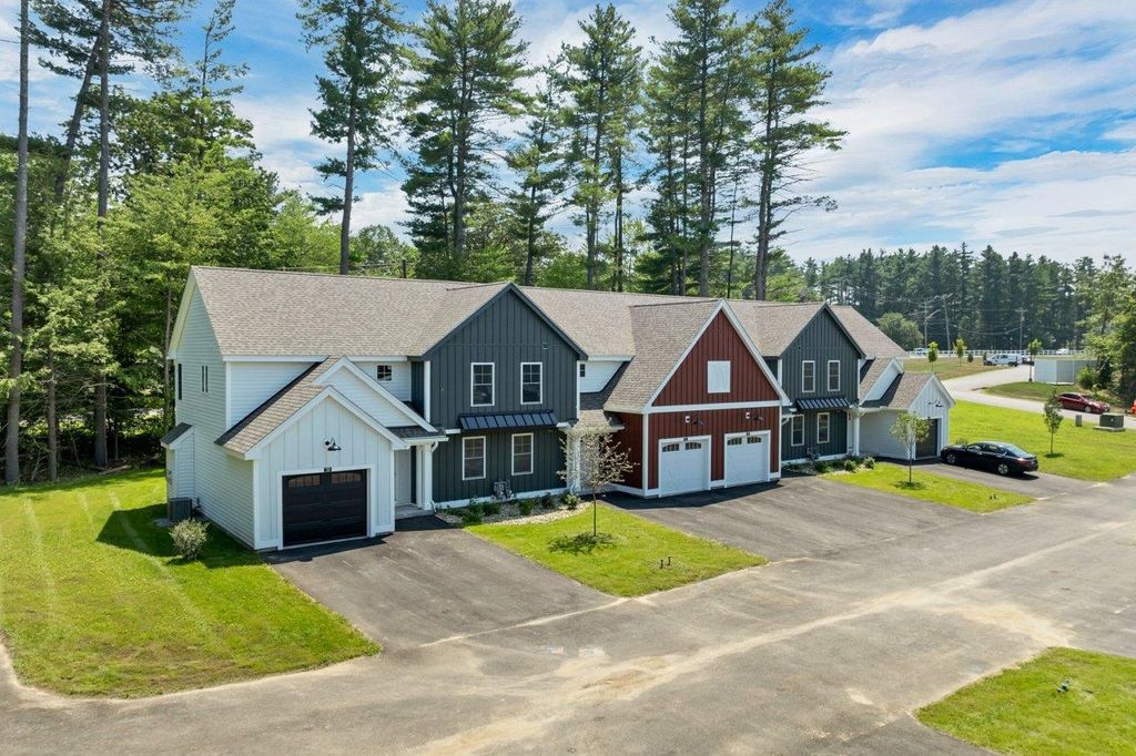 13A Mustang Dr, Litchfield, NH 03052
