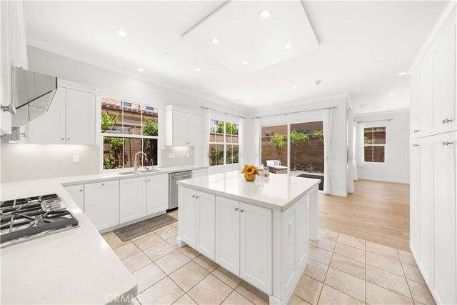 68 Henson, Irvine, CA 92620