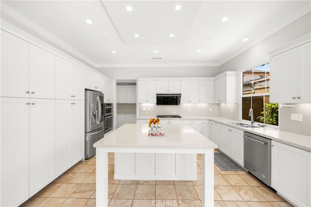 68 Henson, Irvine, CA 92620
