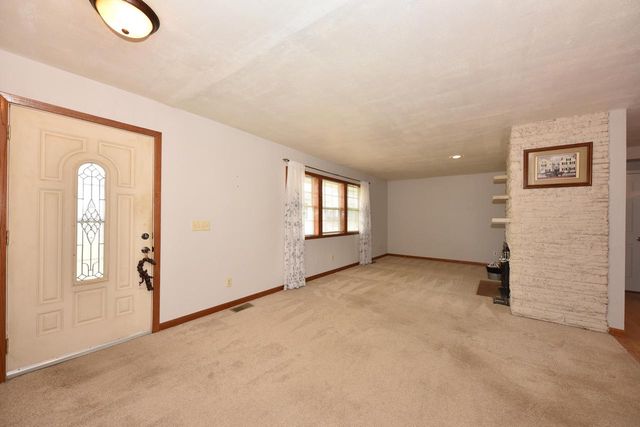 8750 W Fairy Chasm DRIVE, Milwaukee, WI 53224