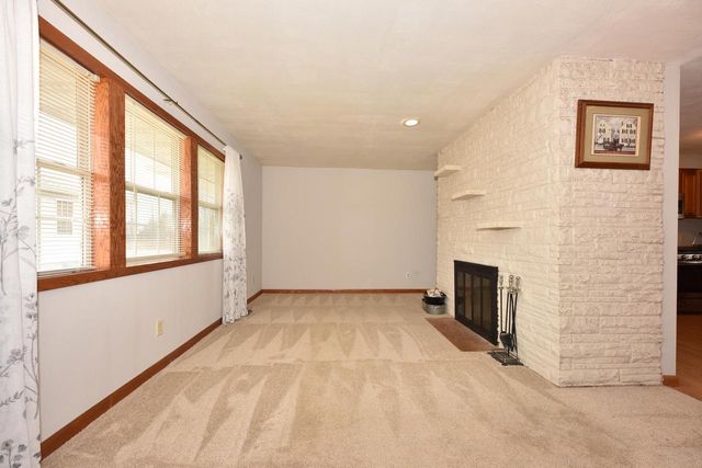 8750 W Fairy Chasm DRIVE, Milwaukee, WI 53224