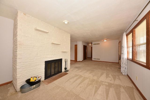 8750 W Fairy Chasm DRIVE, Milwaukee, WI 53224