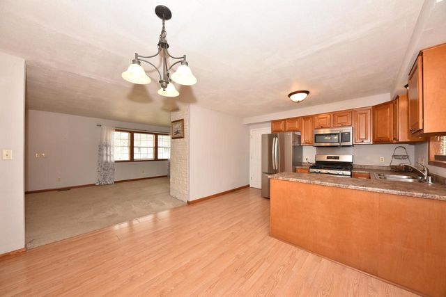 8750 W Fairy Chasm DRIVE, Milwaukee, WI 53224