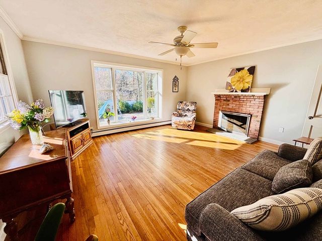 19 Harvest Ln, Hingham, MA 02043