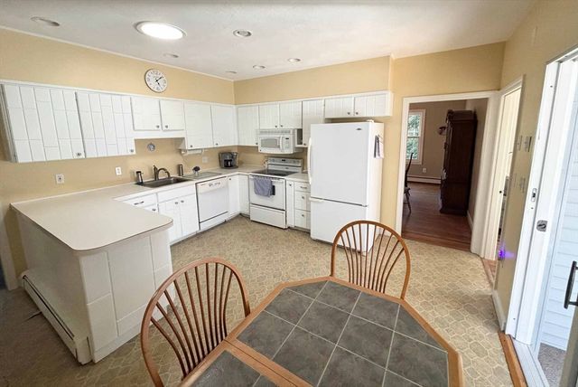 19 Harvest Ln, Hingham, MA 02043