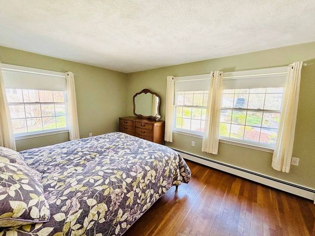 19 Harvest Ln, Hingham, MA 02043