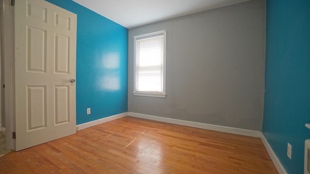 78 Mayfair Ave, Springfield, MA 01104
