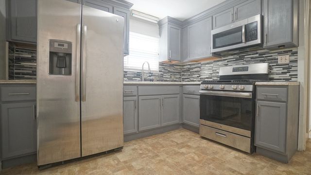 78 Mayfair Ave, Springfield, MA 01104