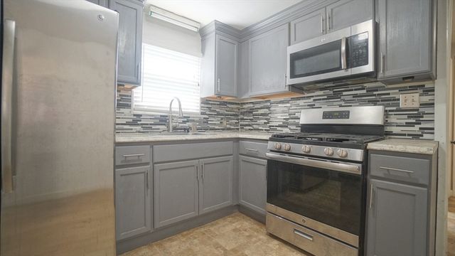 78 Mayfair Ave, Springfield, MA 01104