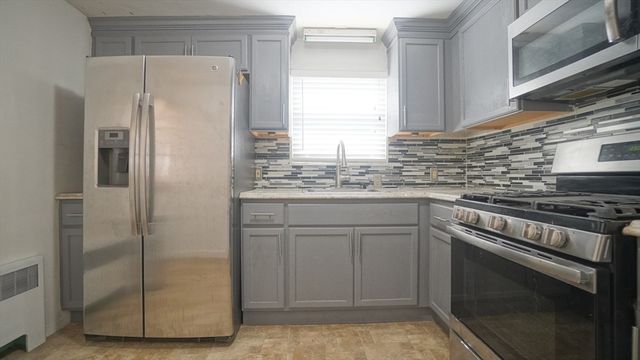 78 Mayfair Ave, Springfield, MA 01104