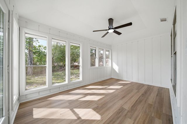 88 Rolling Hills Drive, Conroe, TX 77304