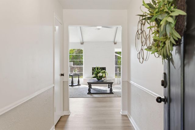 88 Rolling Hills Drive, Conroe, TX 77304