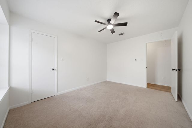 88 Rolling Hills Drive, Conroe, TX 77304