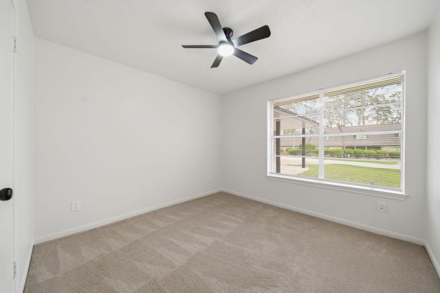 88 Rolling Hills Drive, Conroe, TX 77304