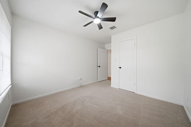 88 Rolling Hills Drive, Conroe, TX 77304