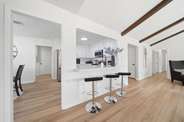 88 Rolling Hills Drive, Conroe, TX 77304