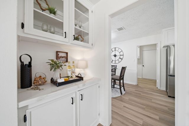 88 Rolling Hills Drive, Conroe, TX 77304