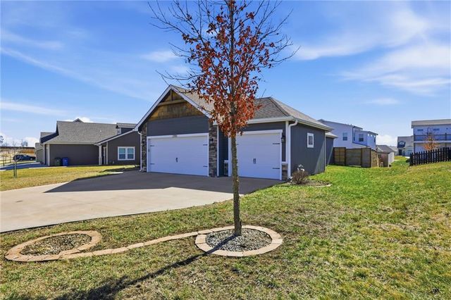 2705 Chasehire Drive, Lawrence, KS 66046