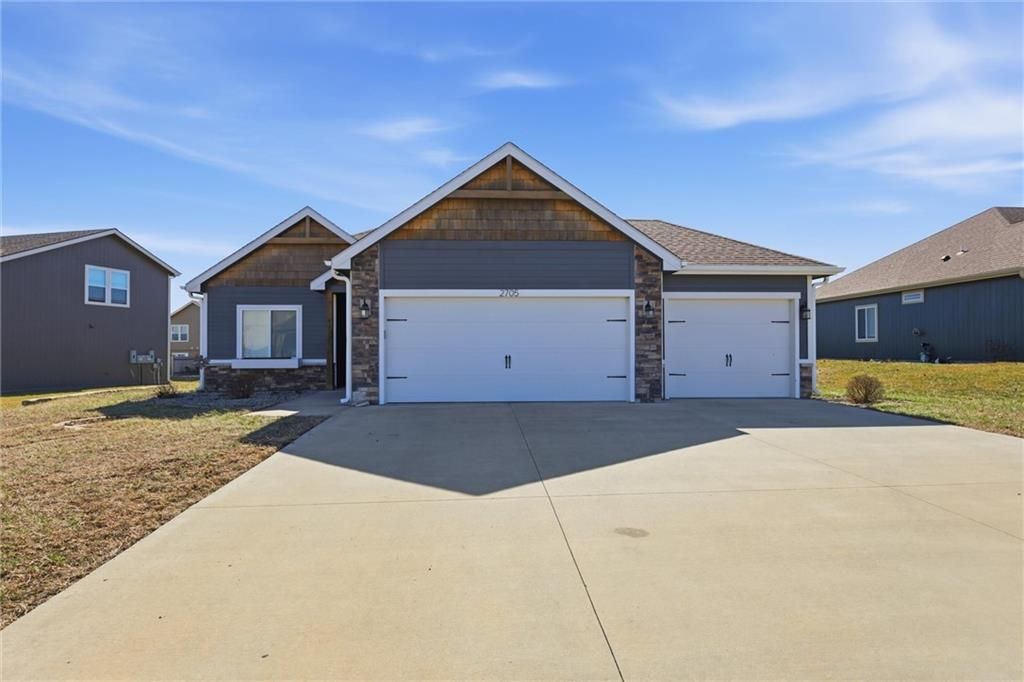 2705 Chasehire Drive, Lawrence, KS 66046