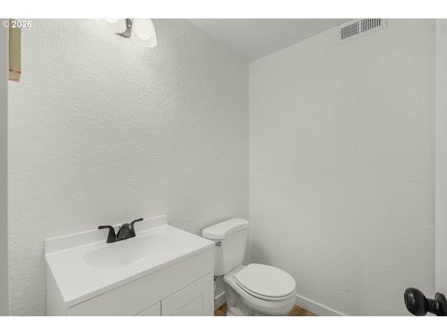 5465 RED LEAF Dr, Salem, OR 97306
