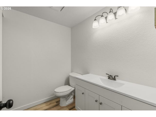 5465 RED LEAF Dr, Salem, OR 97306