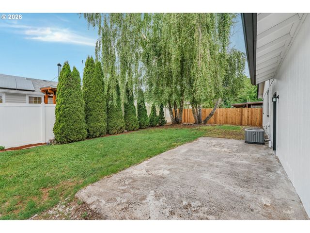 5465 RED LEAF Dr, Salem, OR 97306