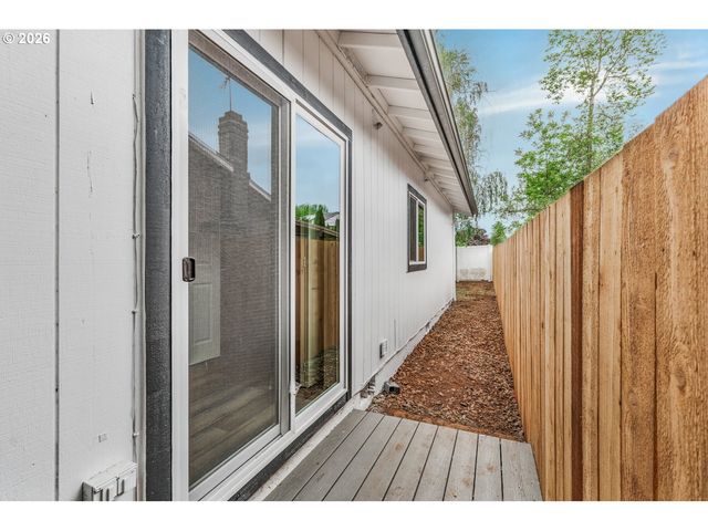 5465 RED LEAF Dr, Salem, OR 97306