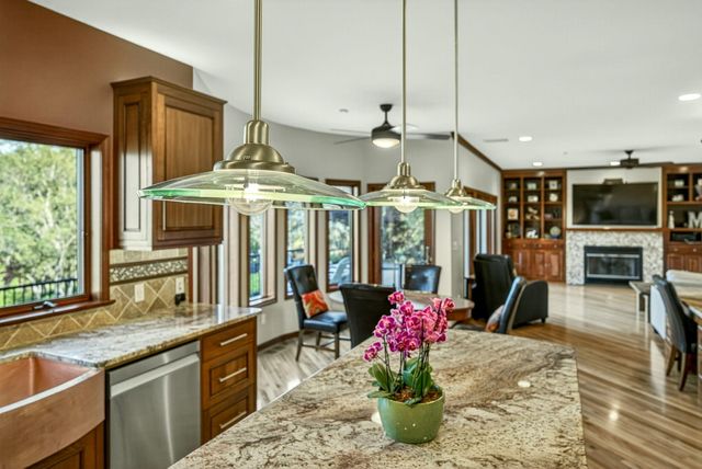 2583 Oak View Circle, Medford, OR 97504