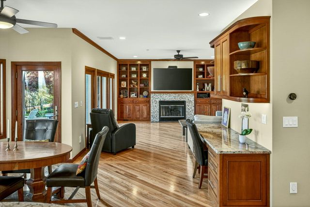 2583 Oak View Circle, Medford, OR 97504