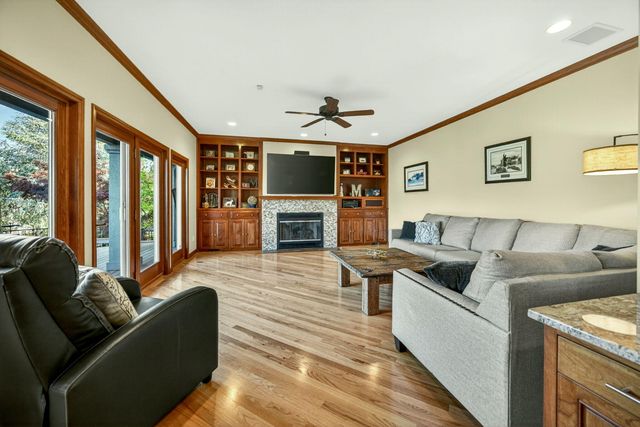 2583 Oak View Circle, Medford, OR 97504