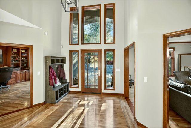 2583 Oak View Circle, Medford, OR 97504