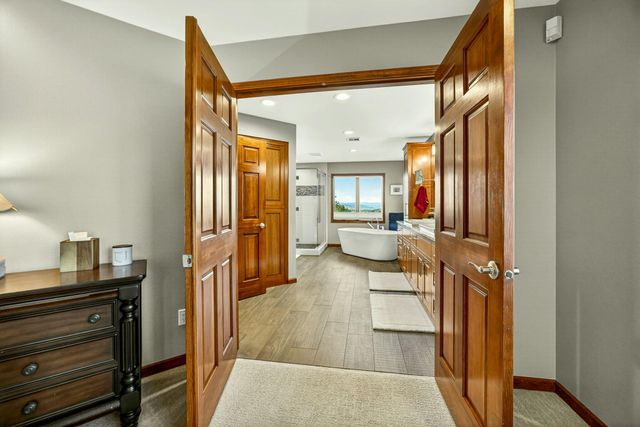 2583 Oak View Circle, Medford, OR 97504