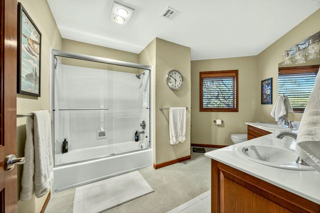 2583 Oak View Circle, Medford, OR 97504