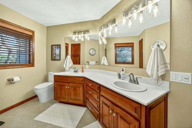 2583 Oak View Circle, Medford, OR 97504