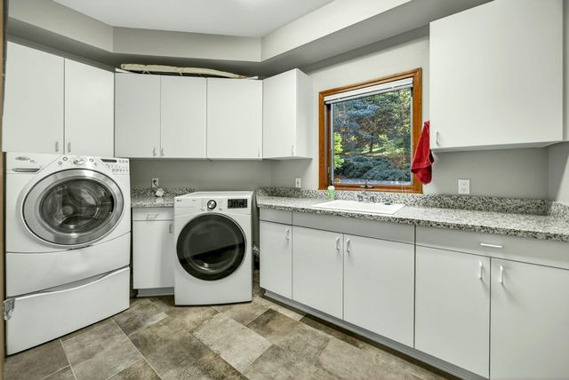 2583 Oak View Circle, Medford, OR 97504