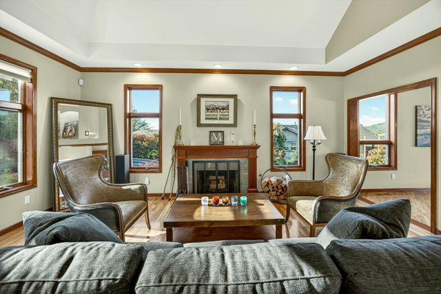 2583 Oak View Circle, Medford, OR 97504