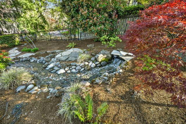 2583 Oak View Circle, Medford, OR 97504